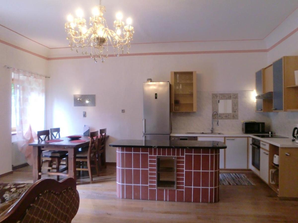 Garten- & Loggia-Appartement Herrenhaus Dellach im Drautal Luaran gambar
