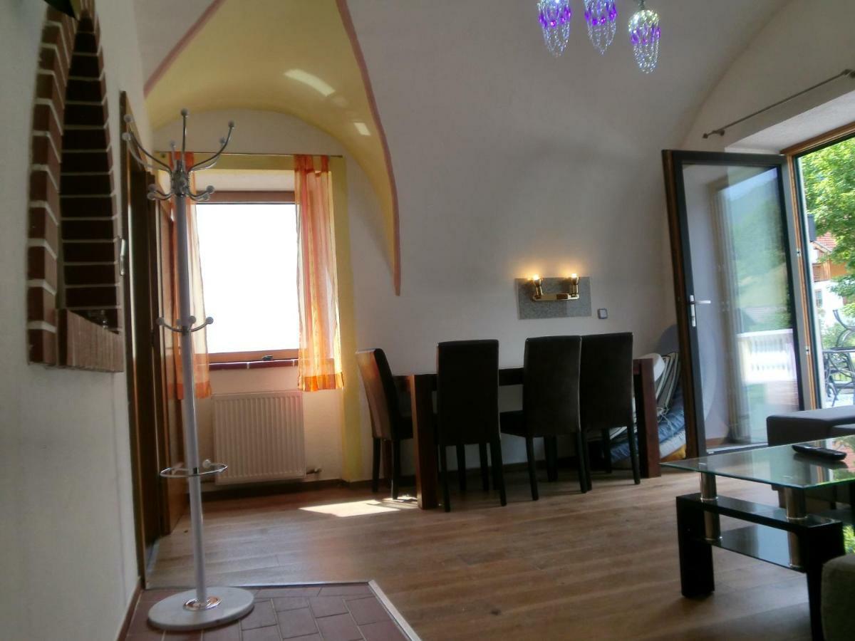 Garten- & Loggia-Appartement Herrenhaus Dellach im Drautal Luaran gambar