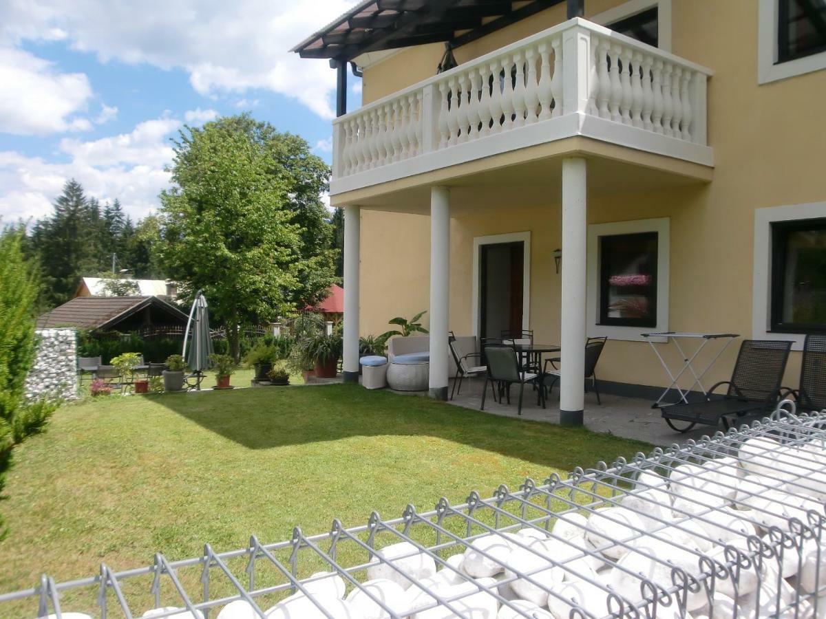 Garten- & Loggia-Appartement Herrenhaus Dellach im Drautal Luaran gambar