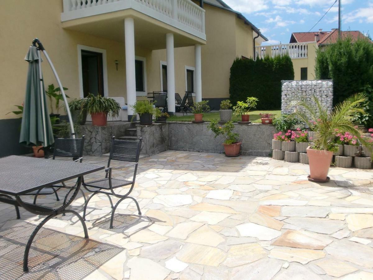 Garten- & Loggia-Appartement Herrenhaus Dellach im Drautal Luaran gambar
