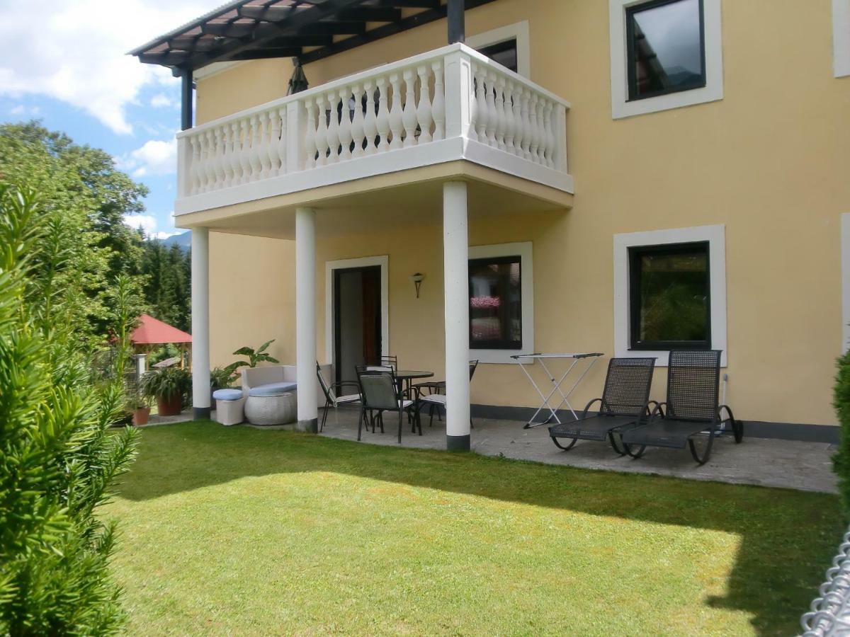 Garten- & Loggia-Appartement Herrenhaus Dellach im Drautal Luaran gambar