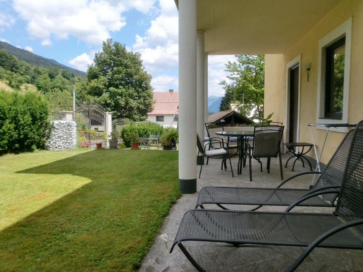 Garten- & Loggia-Appartement Herrenhaus Dellach im Drautal Luaran gambar