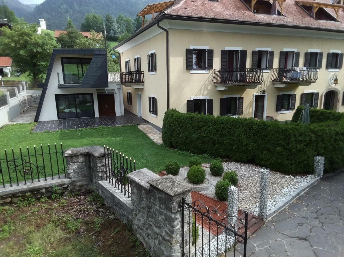 Garten- & Loggia-Appartement Herrenhaus Dellach im Drautal Luaran gambar