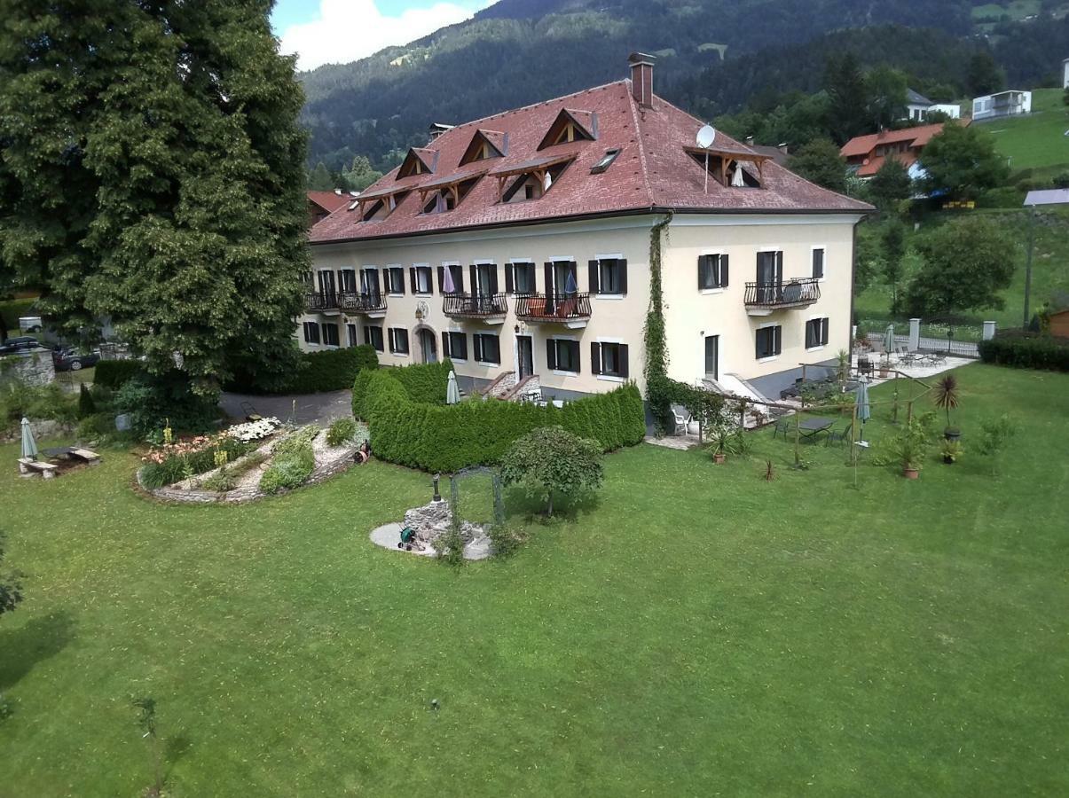 Garten- & Loggia-Appartement Herrenhaus Dellach im Drautal Luaran gambar