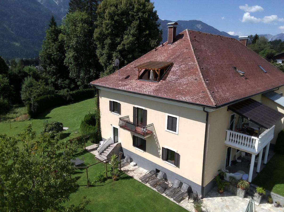 Garten- & Loggia-Appartement Herrenhaus Dellach im Drautal Luaran gambar
