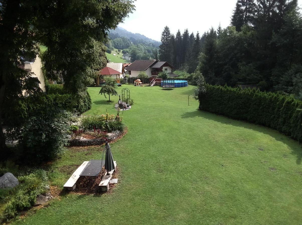 Garten- & Loggia-Appartement Herrenhaus Dellach im Drautal Luaran gambar