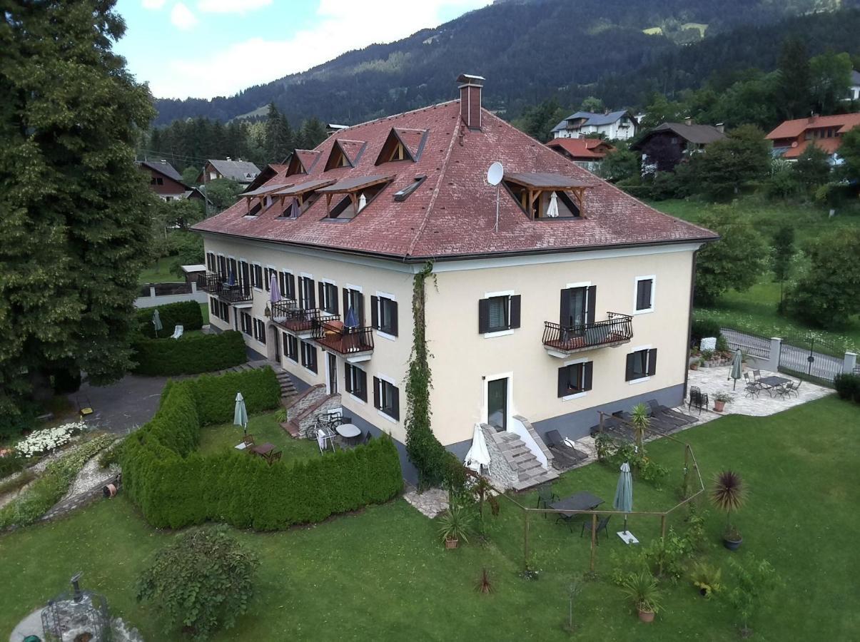 Garten- & Loggia-Appartement Herrenhaus Dellach im Drautal Luaran gambar